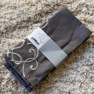 Set of 4 napkins ( 19”x19”)